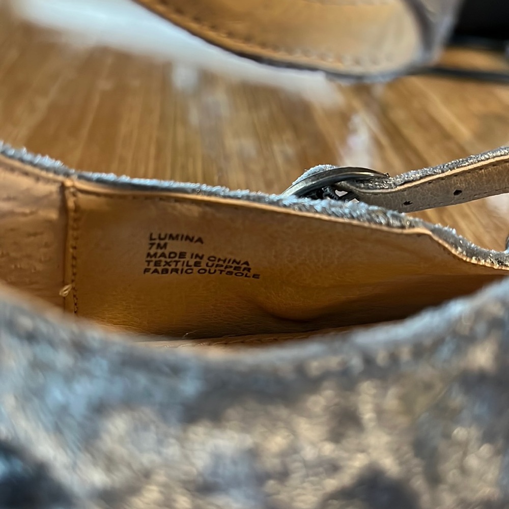 Very Volatile Los Angeles velvet shoes - Picture 6 of 8